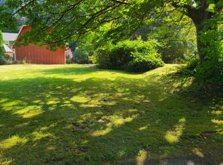 16907 28th Ave NE, Lake Forest Park, WA 98155