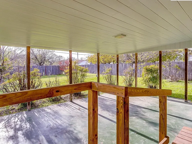 428 Live Oak Ln — Photo 16