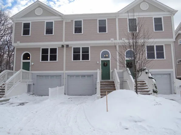 82 Finch Ct, South Burlington, VT 05403