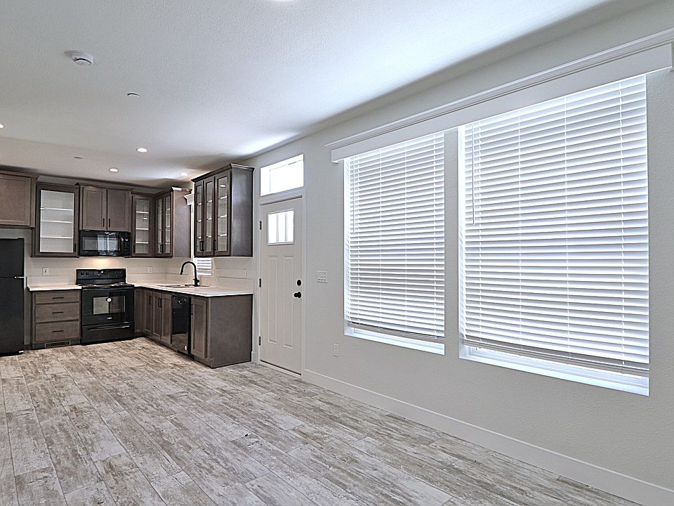 1st image of 142-2 Cadwell Ct