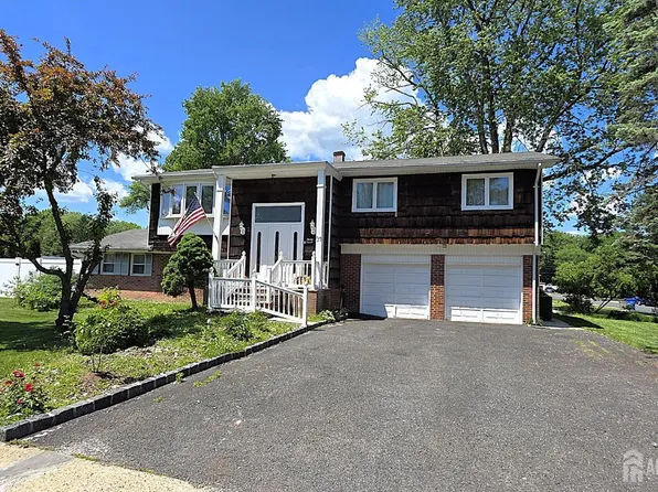 37 Valley Vale Dr, Old Bridge, NJ 08857