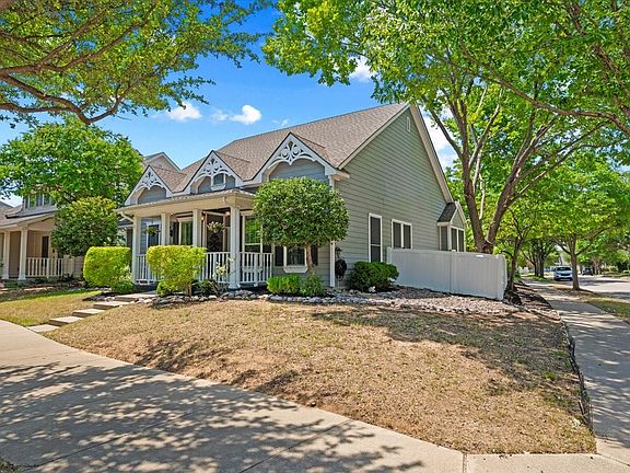 2nd image of 10104 Lakeview Dr
