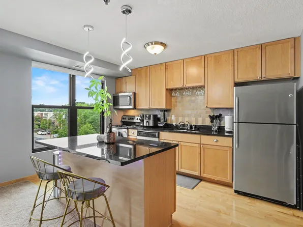 1502 5th St N APT 402, Hopkins, MN 55305