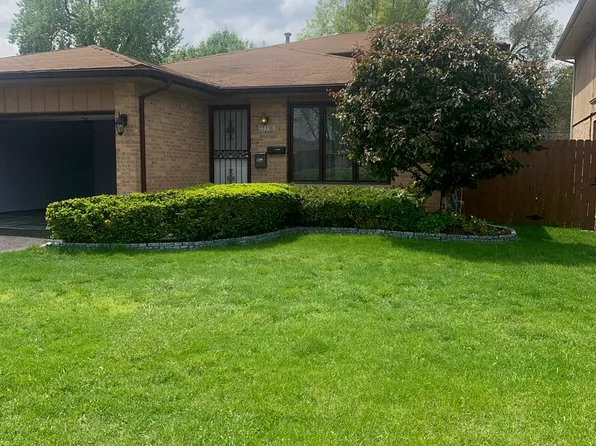 15358 7th Ave, Phoenix, IL 60426