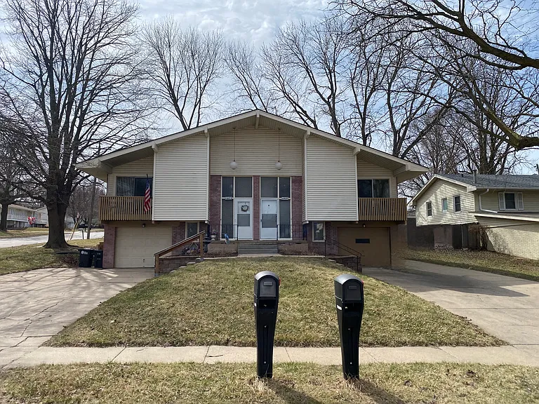 11407 Elm St — Photo 1