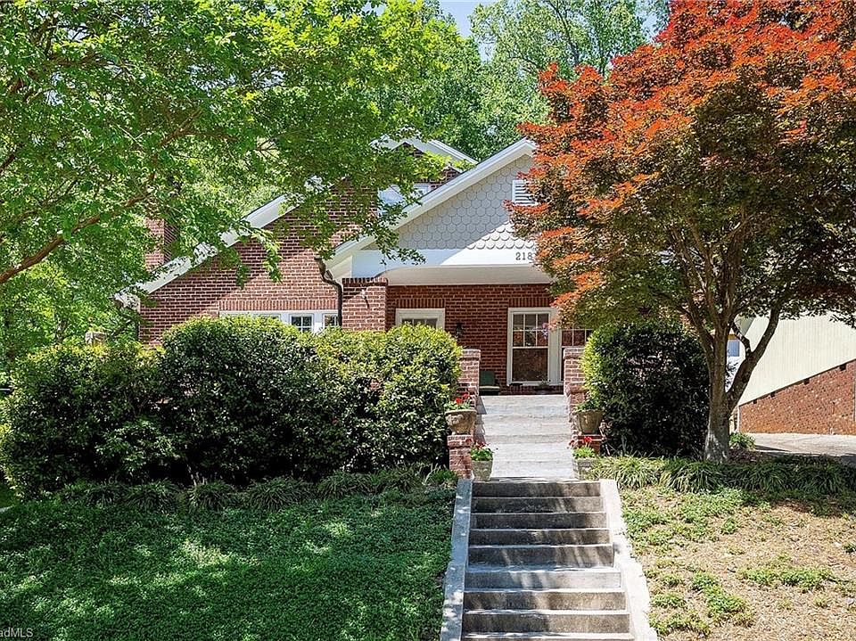 1st image of 218 Mayflower Dr
