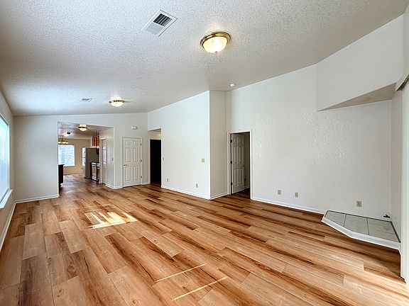 3rd image of 2115 Foxwood Dr