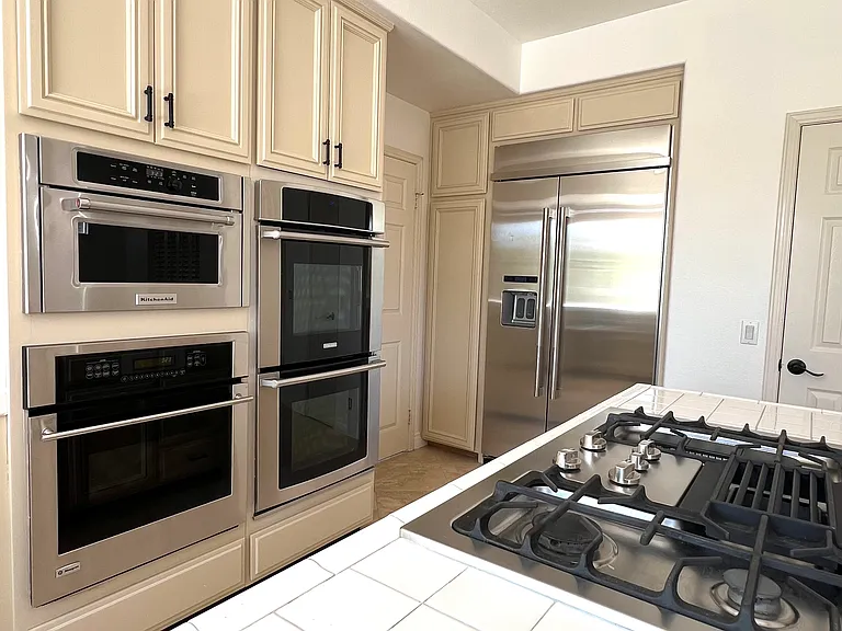 923 S Creekview Ln — Photo 9