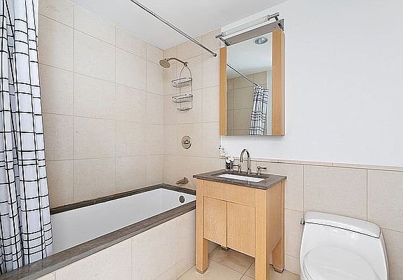 5th image of 350 W 42nd St APT 58F