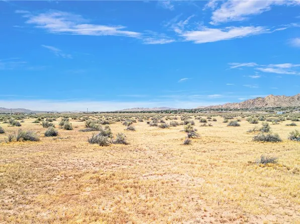 1 Ocotilla Rd, Apple Valley, CA 92307