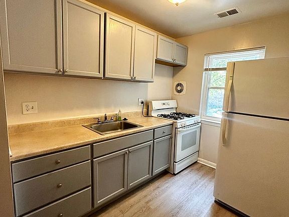 3rd image of 3916 Liberty Heights Ave #11743599