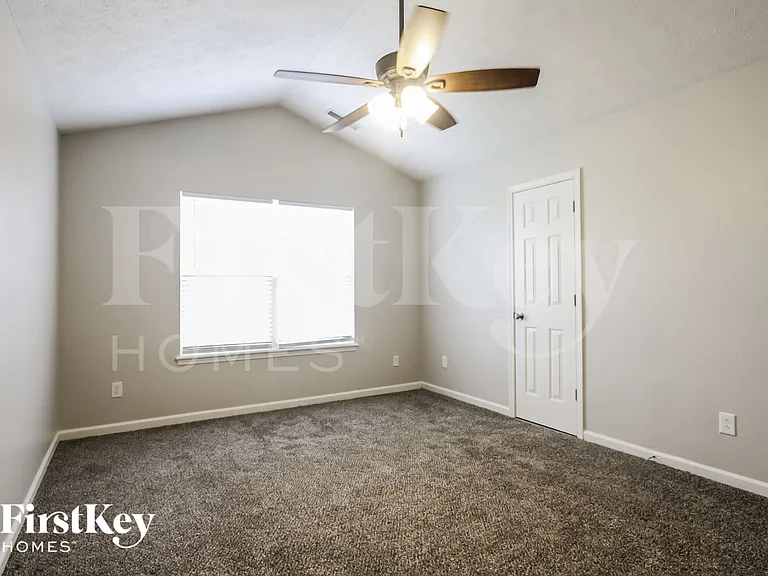 4827 Lakestone Dr — Photo 6