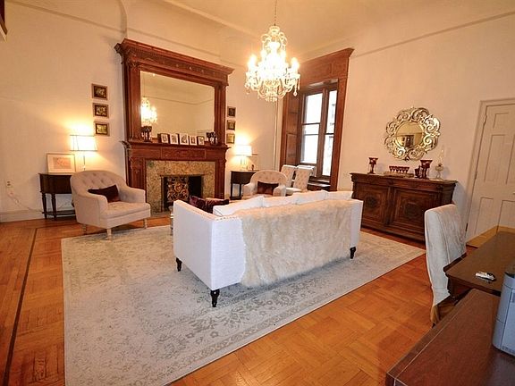 3rd image of 38 W 69th St APT 1B