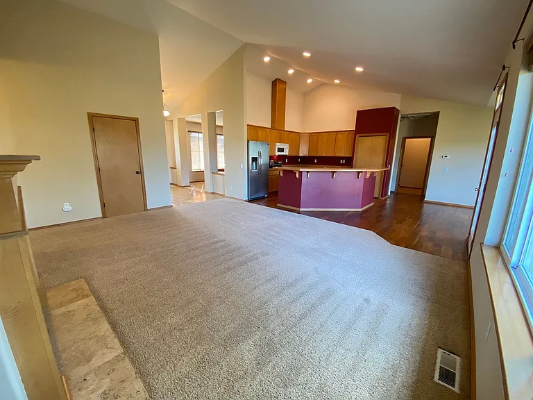 2405 N Lilac Way — Photo 16