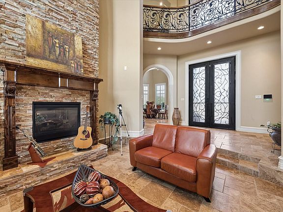 5th image of 522 Meadow Lake Dr
