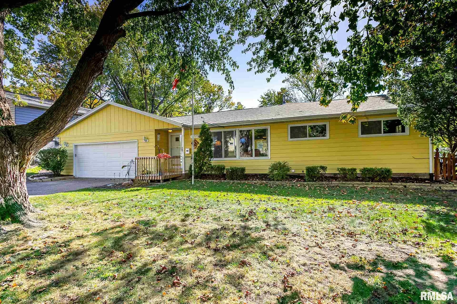 1607 Skyline Dr photo 1