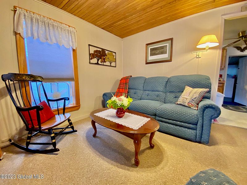 4th image of 37 Birch Road