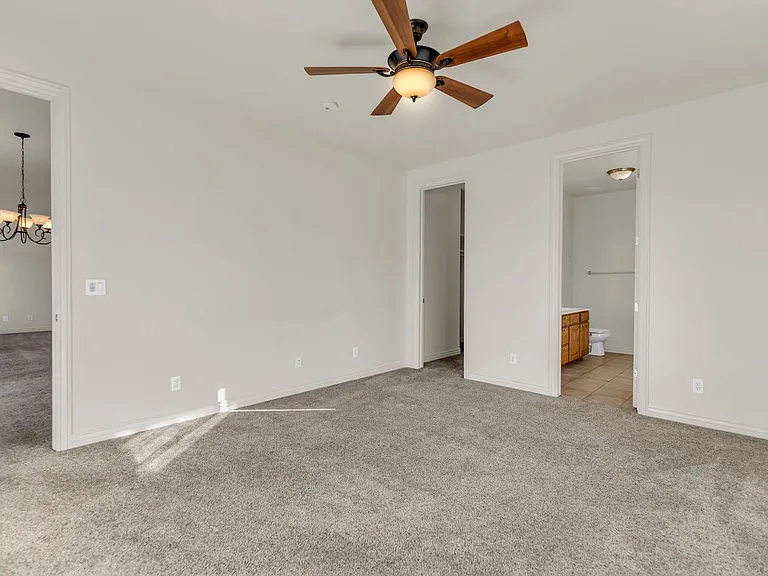 832 E Michie Ln — Photo 14
