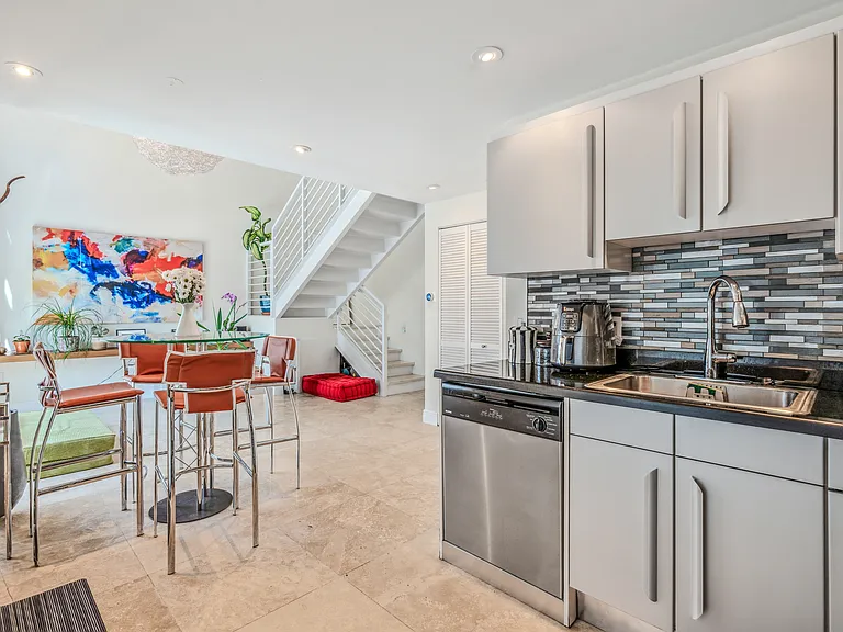 7700 Collins Ave #3 — Photo 14