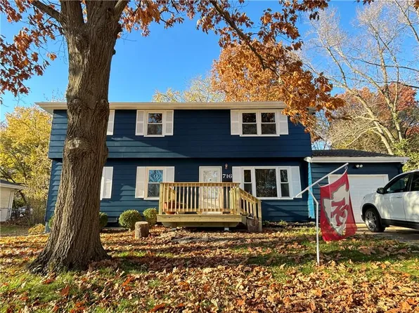 716 W Hurt St, Liberty, MO 64068