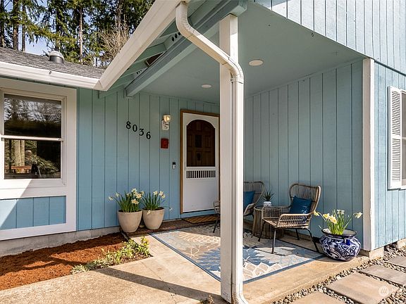 2nd image of 8036 Lakeridge Dr SE