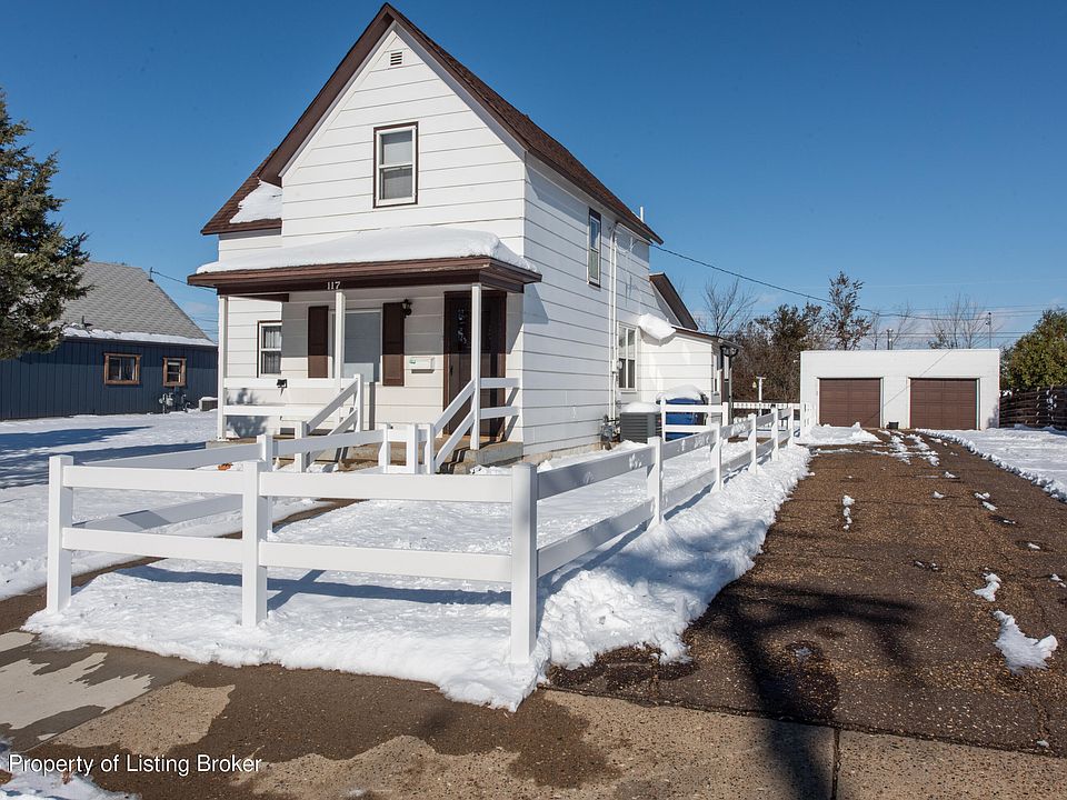 1st image of 117 7th St E