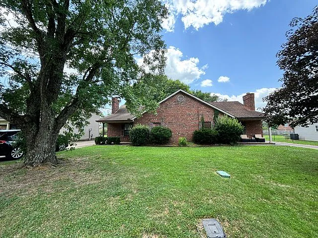 645 Lilly Ln