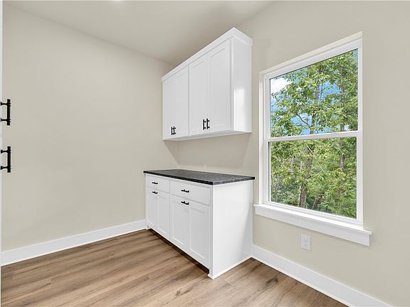 5th image of 8278 Chestnut Dr