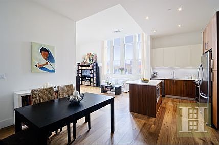 4th image of 220 W 148th St