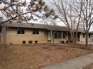 5632 La Palm Dr, Oak Forest, IL 60452