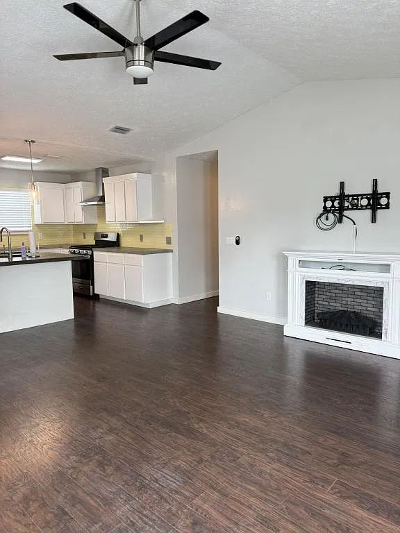 6732 Sunset Ave — Photo 4