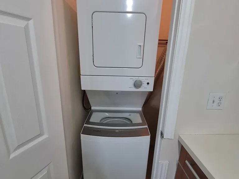 1614 Ontario St #4 — Photo 9
