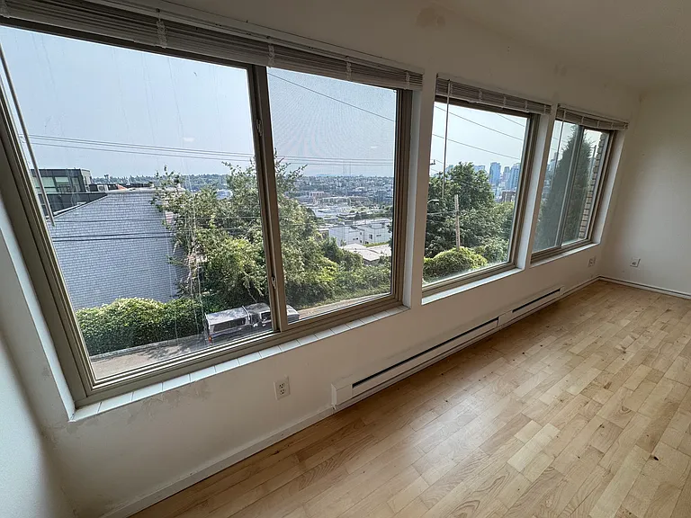 Townvue Heights Apartments — Photo 22