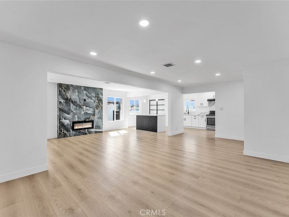 4th image of 9246 Manzanar Ave