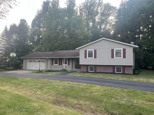 27 Adams Ct, Warren, PA 16365