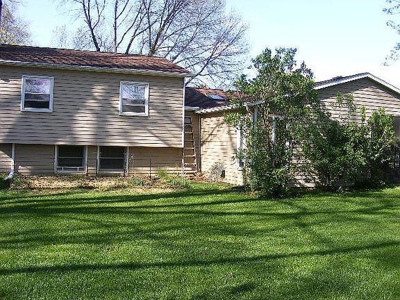 2nd image of 945 Amboise Dr