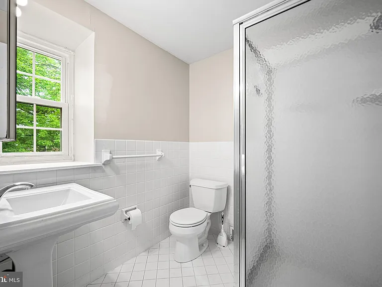 15 Llanfair Rd #D — Photo 20