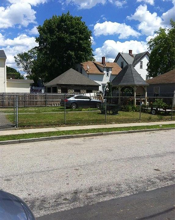 2nd image of 166 Eastwood Ave