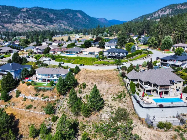 5157 Morrison Cres, Peachland, BC V0H 1X2