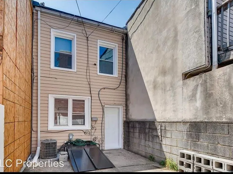 309 S Clinton St — Photo 10