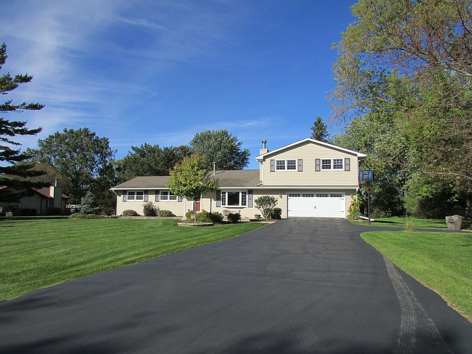 1st image of 16570 W Applewood Ct