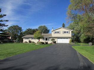 16570 W Applewood Ct, Gurnee, IL