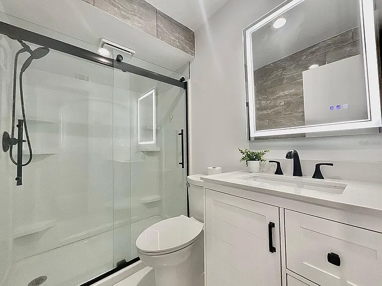 6062 Willowpointe Cir #203 — Photo 6