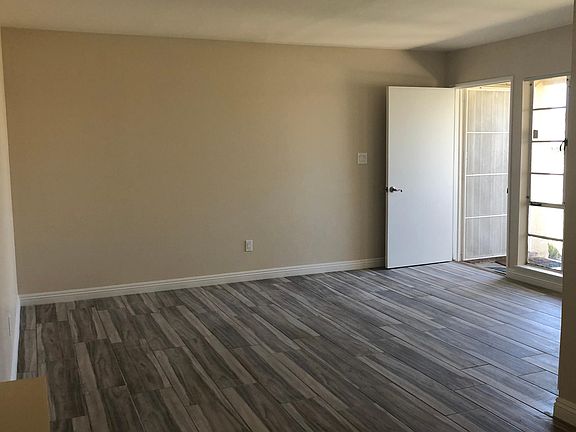 4th image of 756 Jefferson Ave APT B