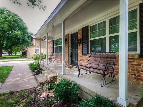 5th image of 410 Bird Ln