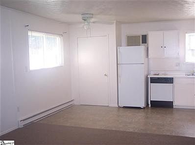 4th image of 32 Kimbell Ct