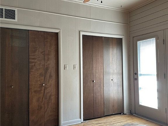 5th image of 622 S 6th St