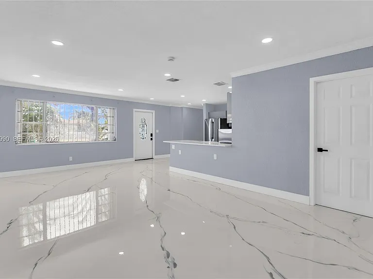 1010 NW 196th St — Photo 14