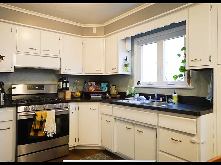 771 Amherst St #1 — Photo 3