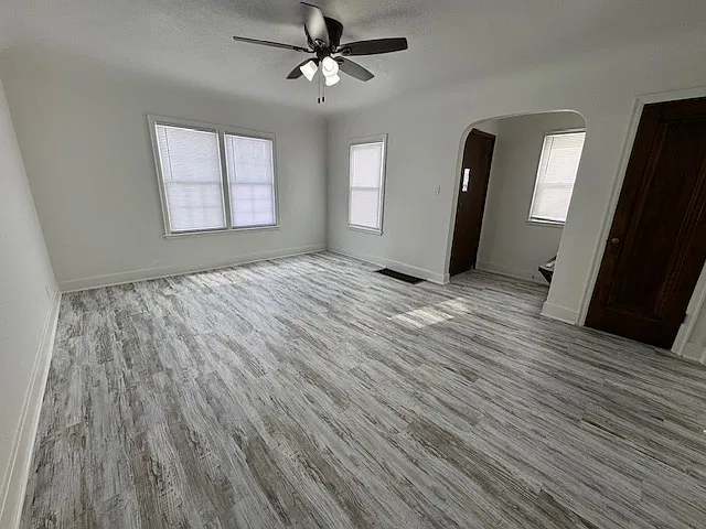 2 bed, 1.5 bath, 1550 sqft, $1,300 — Photo 3